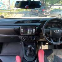 Toyota Hilux Revo Smart cab 2.4 J MT